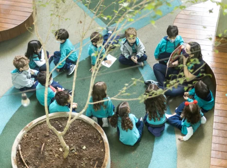 Estudantes da Educação Infantil do Bernoulli durante aula.