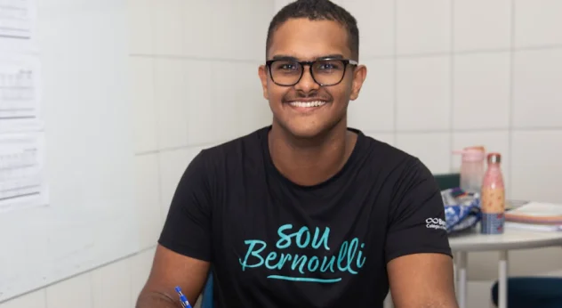 Estudante do Bernoulli durante o Plantão de Dúvidas.