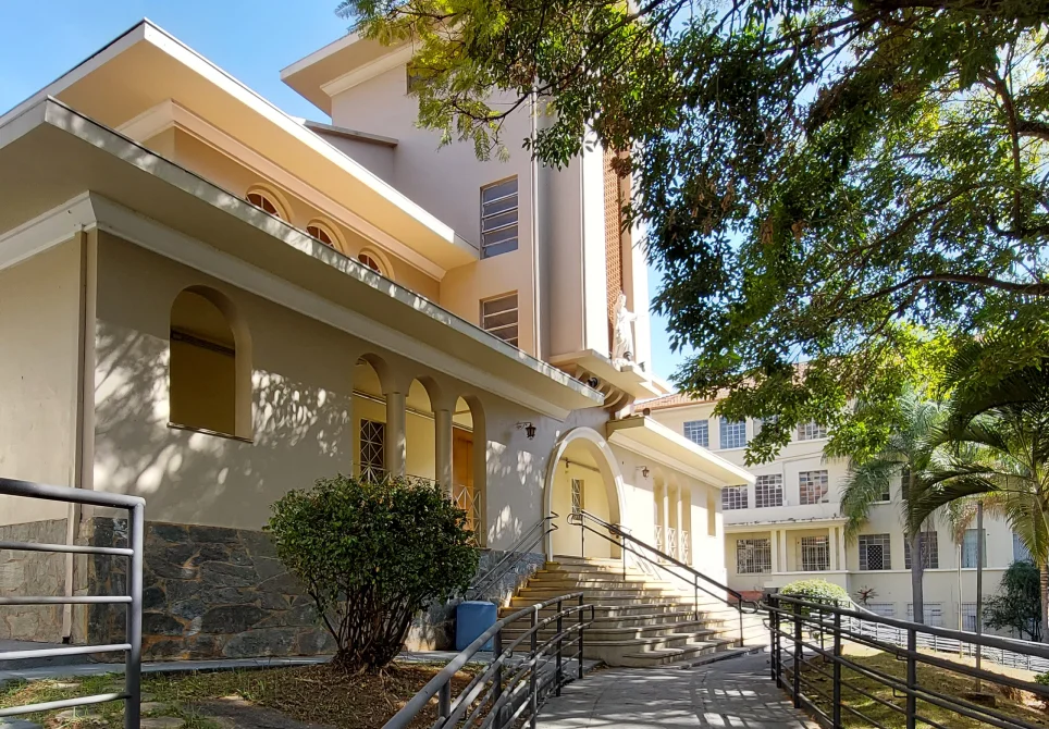 Fachada do Colégio Bernoulli em Cidade Jardim.