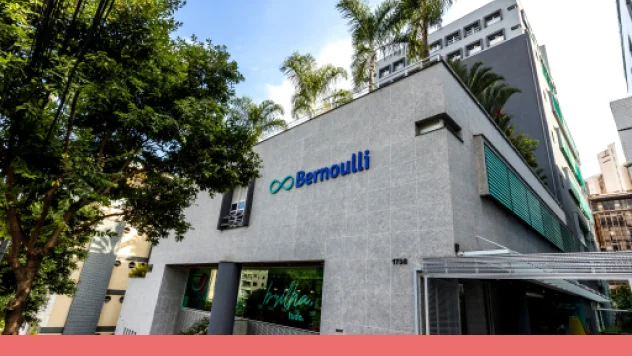 Fachada do prédio do Colégio e Pré-vestibular Bernoulli em Belo Horizonte, no bairro Lourdes.